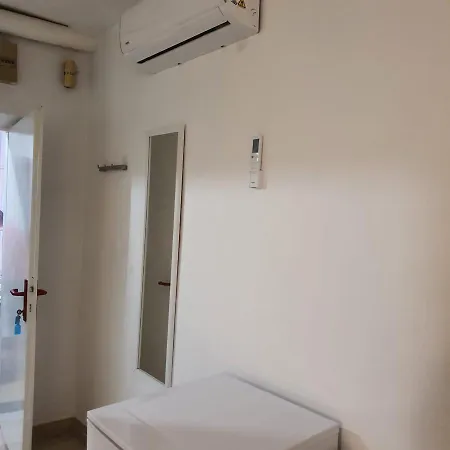 Varos And Separate Appartamento Zara