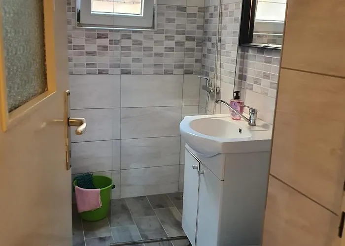 Varos And Separate Apartman *