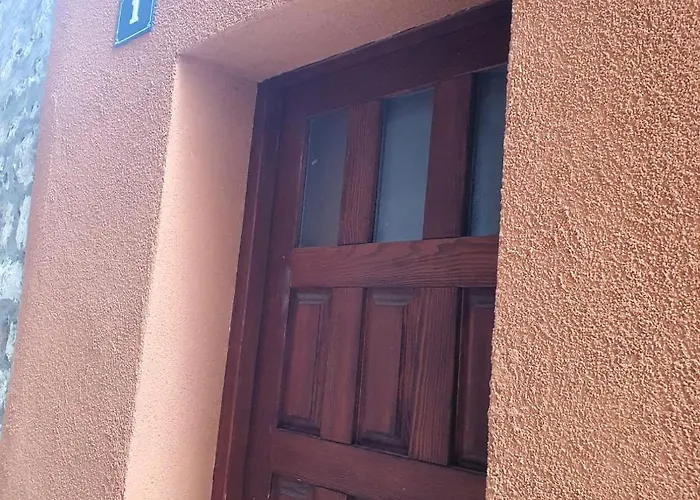 Varos And Separate Apartman